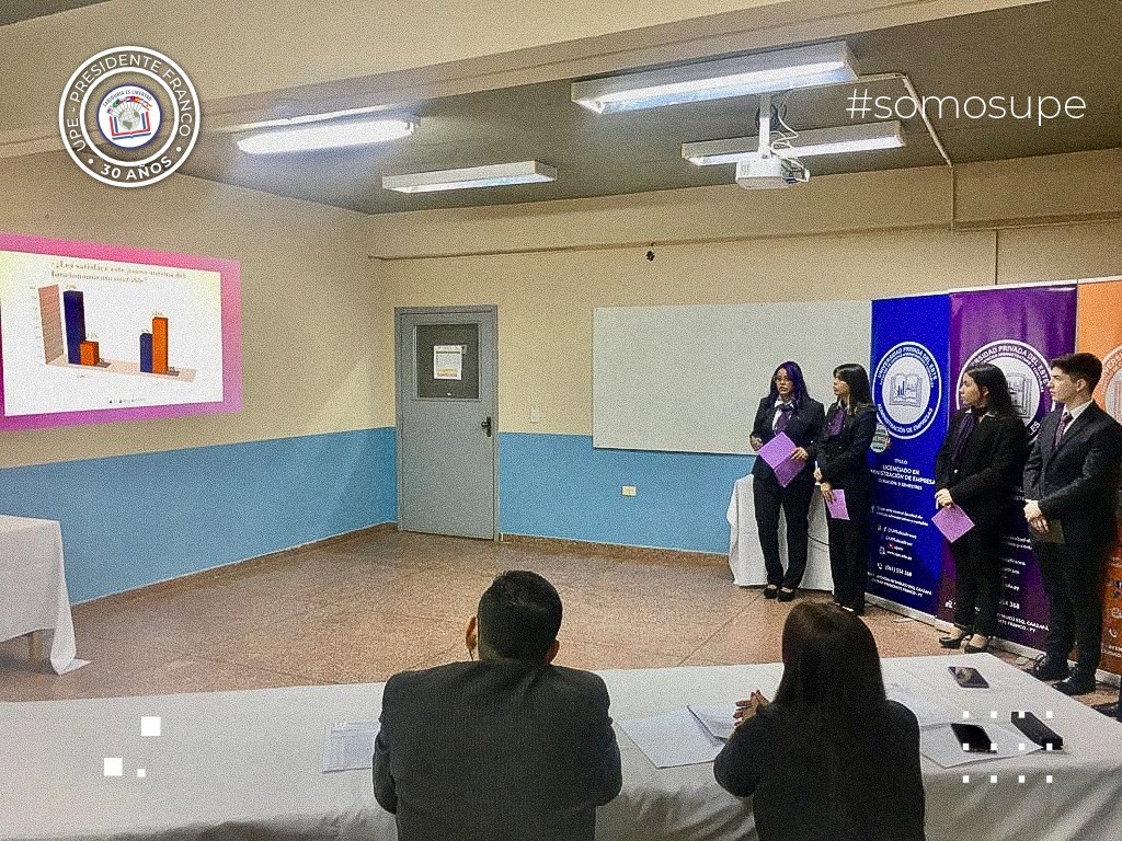 Alumnos del 1er. curso de Ciencias Contables presentan trabajo final de semestre en Metodología de la Investigación